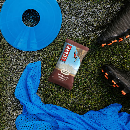 CLIF BAR - Chocolate Brownie Flavor - Made with Organic Oats - Energy Bars - Non-GMO - Plant Based Protein Bars (12 Pack)
